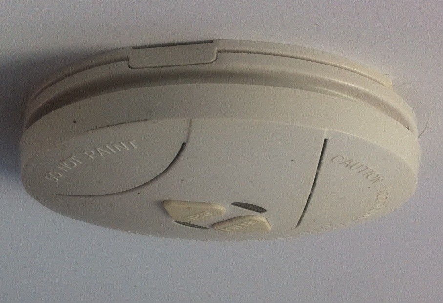 How to open this smoke detector in order to change battery? - Home  Improvement Stack Exchange